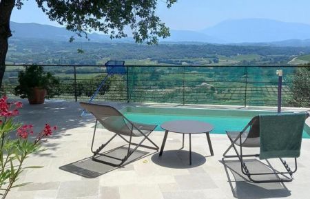 Gite n&deg;G182009 Mirabel-aux-Baronnies - Dr&ocirc;me - Magnifique vue d &eacute;t&eacute; sur le Ventoux