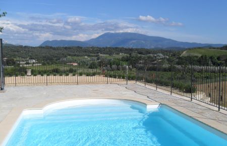 Gite n&deg;G182101 Mirabel-aux-Baronnies - Dr&ocirc;me - Vue de la terrasse ext&eacute;rieure sur le Mont Ventoux
