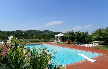 Gypsy caravansG233104 Pi&eacute;gon - Dr&ocirc;me - piscine 14m x 7m 