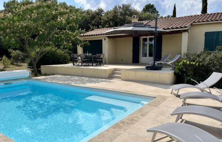 terrasse donnant sur la piscine privative Gite n°G345014 Suze-la-Rousse - Drôme - terrasse donnant sur la piscine privative
