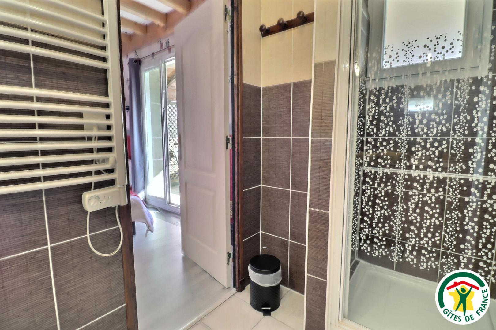 Salle d'eau communicante avec les chambres Bleuet et Lotus photo 19