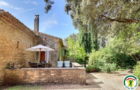 L'entrée du gîte et sa terrasse privative Gite n°G33056 La Baume-de-Transit - Drôme - L'entrée du gîte et sa terrasse privative