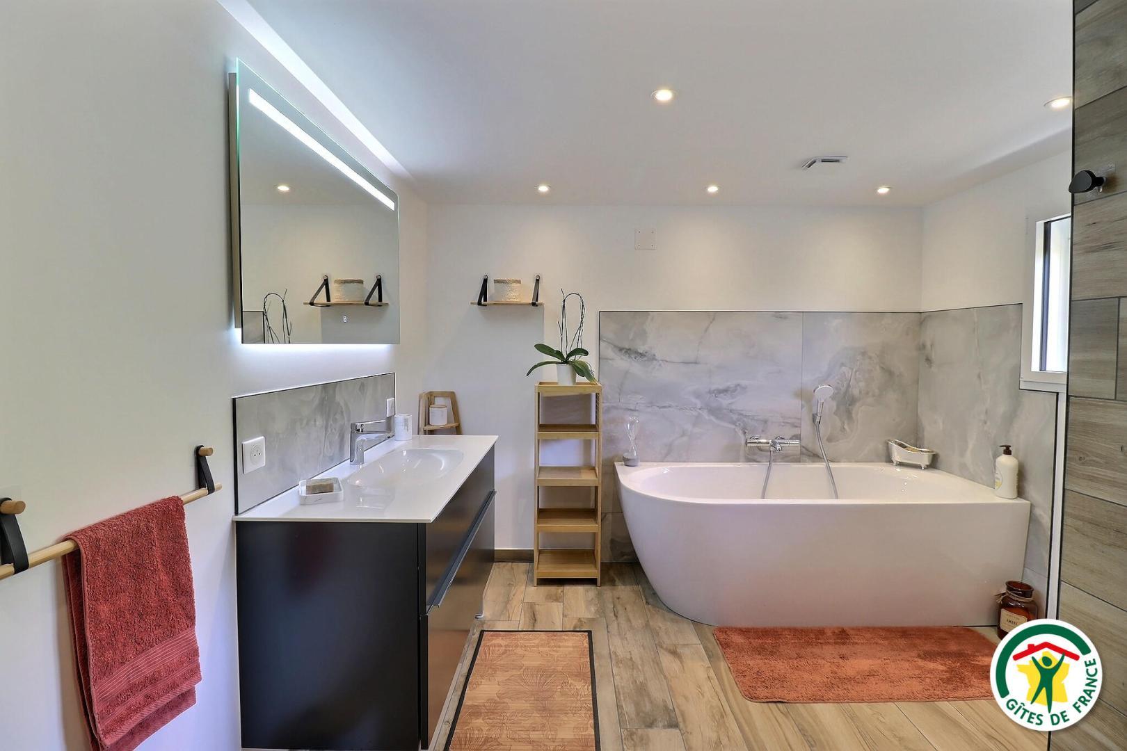 Salle de bain/salle d'eau privative de l'étage photo 19