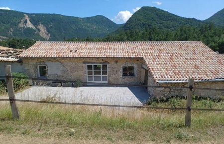 Gite n&deg;G253005 Poyols - Dr&ocirc;me - Entr&eacute;e du g&icirc;te