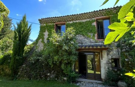 Group g&icirc;teG305999 Saint-Gervais-sur-Roubion - Dr&ocirc;me - photo