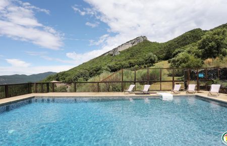 Stopover g&icirc;te no.G276006 Roche-Saint-Secret-B&eacute;conne - Dr&ocirc;me - Piscine