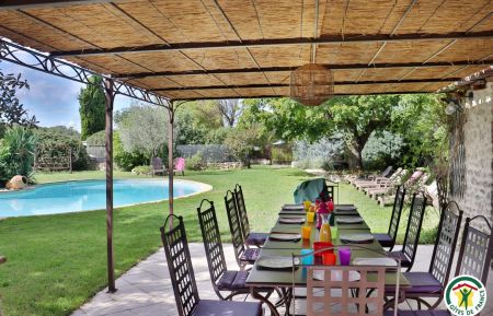 Piscine privée (15x6m, ouverte de mai à septembre selon météo), poolhouse avec terrasse couverte, évier, wc. Gite n°G33006 La Baume-de-Transit - Drôme - Piscine privée (15x6m, ouverte de mai à septembre selon météo), poolhouse avec terrasse couverte, évier, wc.