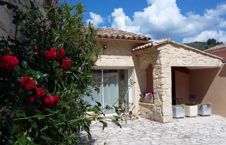 Gite n&deg;G63014 Buis-les-Baronnies - Dr&ocirc;me - G&icirc;te mitoyen &agrave; la propri&eacute;taire.
