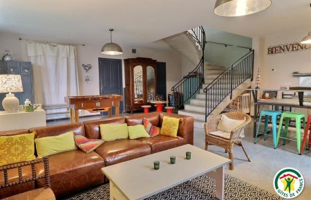 Gite n&deg;G149200 Hostun - Dr&ocirc;me - Au rez-de-chauss&eacute;e : la salle de jeux, babyfoot, coin salon, chambre avec salle d'eau/wc, wc/buanderie...