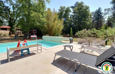 Piscine partagée ouverte de 10h à 20h de mai à septembre Gite n°G71007 Chanos-Curson - Drôme - Piscine partagée ouverte de 10h à 20h de mai à septembre