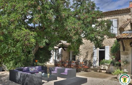 Gite n&deg;G33009 La Baume-de-Transit - Dr&ocirc;me - le coin d&eacute;tente devant la maison